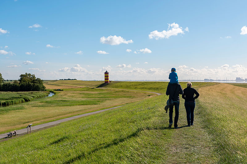 sommerurlaub-mit-kind-deich